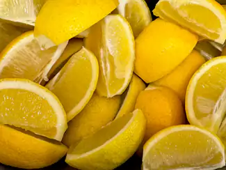Frische saftige Zitronen dürfen in unserer Küche nicht fehlen